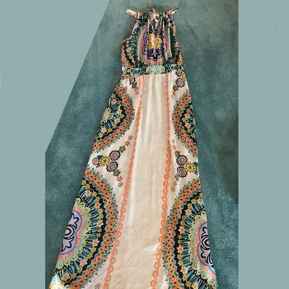 Woman’s Dress Size M - Picture 2 of 2